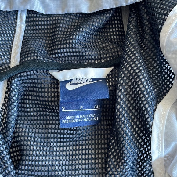 RARE Nike Windbreaker Hooded Jacket - Picture 5 of 6